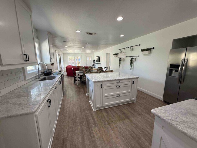 Photo - 2600 Townsend Dr