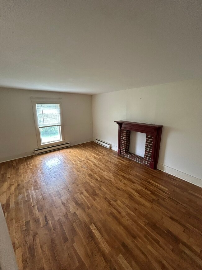 Photo - 8839 Langmaid Rd