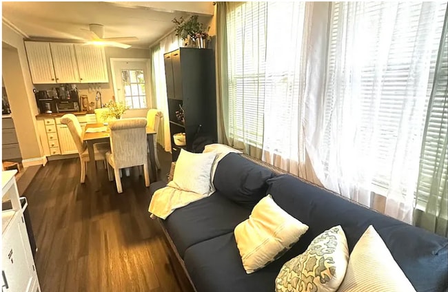 Photo - 1204 E Lambright St