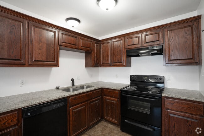 2BR, 2BA - 1,040SF - Kitchen - Manhattan Apartments