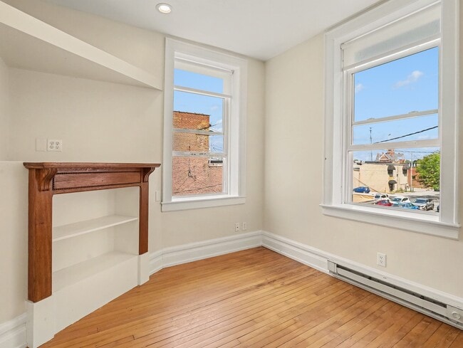 125 E Maumee St Unit 2
