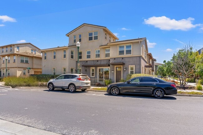 Building Photo - Spacious Alameda Landing Home with Premium Upgrades