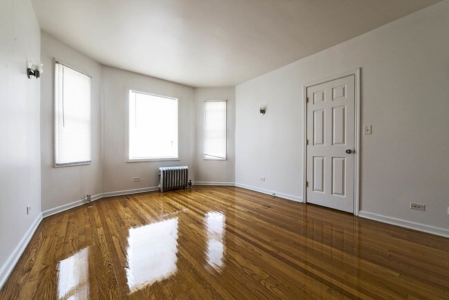 Photo - 8251 S Ellis Ave