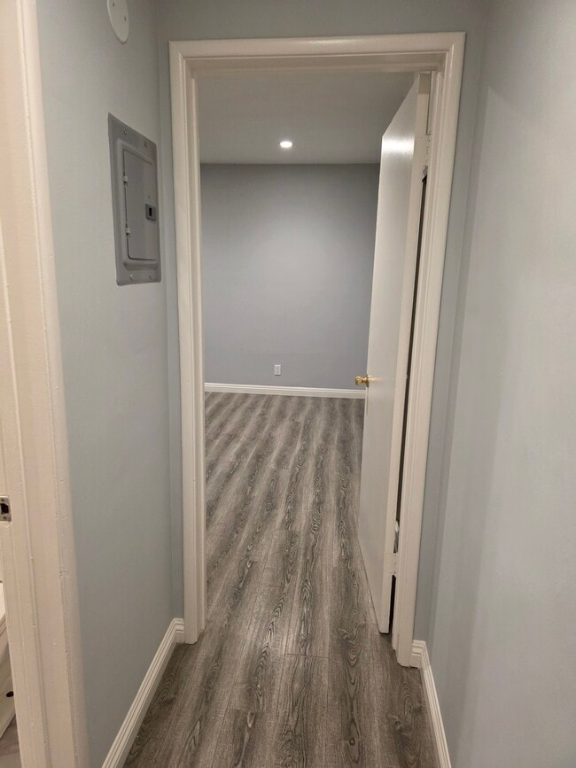 Room#1 - 218 E Chevy Chase Dr