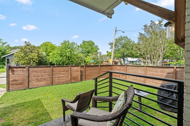 Photo - 4630 Woodside St Unit 1