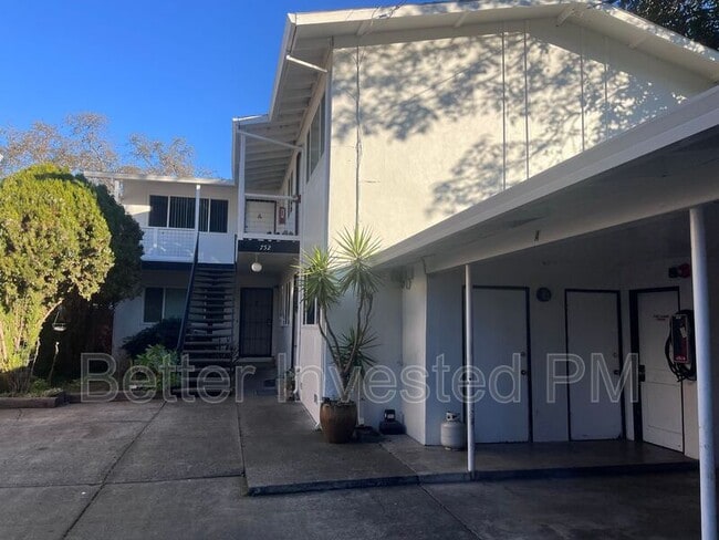 Building Photo - 752 Beaver St Unit Apt A