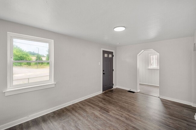 Photo - Stunning 2 bedroom home in Penn Avenue available August 1!