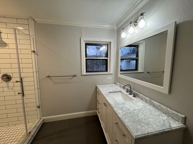 Photo - Beautiful Castle Heights Home