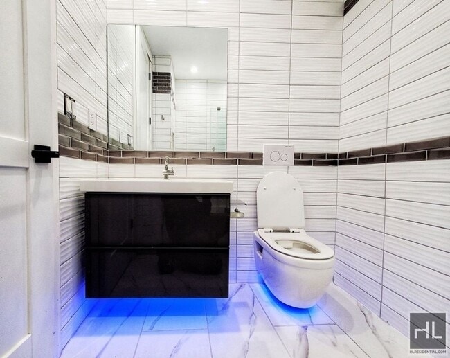 Photo - 5 AVENUE Unit 1