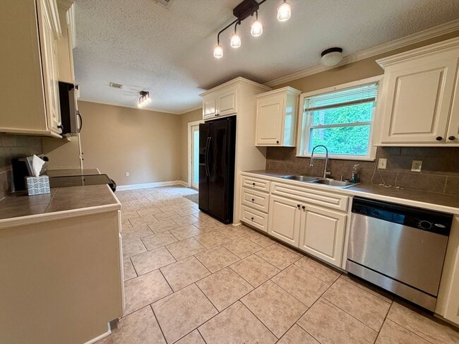 Photo - 106 Hickory Dr