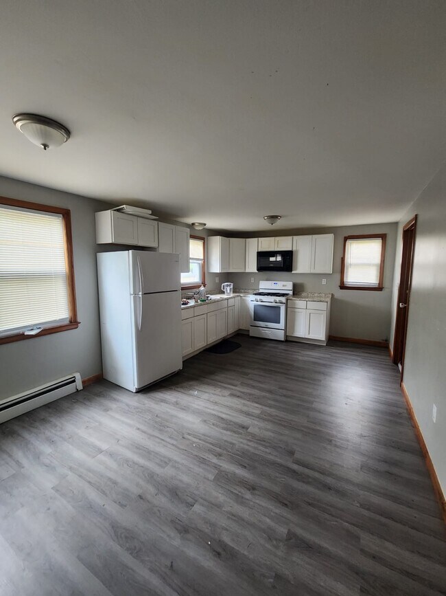 127 Warner St Apartments Unit 1 Hamden, CT