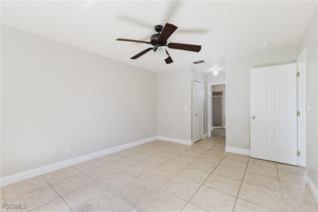 Photo - 152 NW 6th Ave