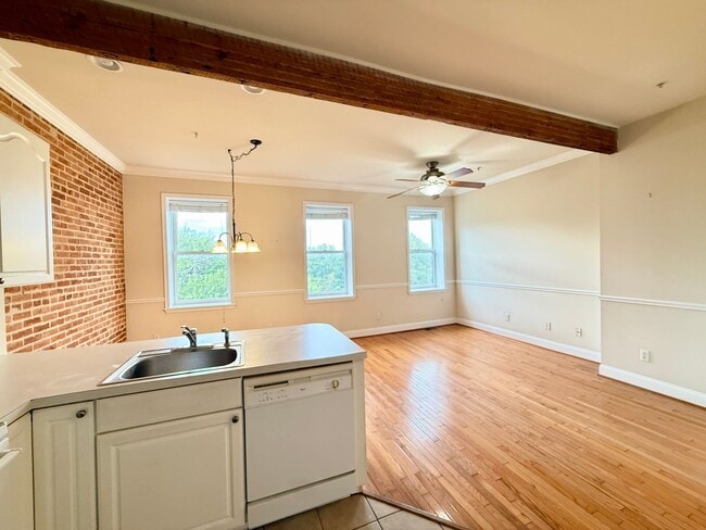 Photo - 204 S Patterson Park Ave Unit 204 S Patterson Pk Ave. Apt 3