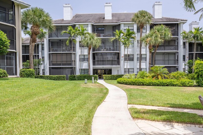 Photo - 123 Bay Colony Dr N