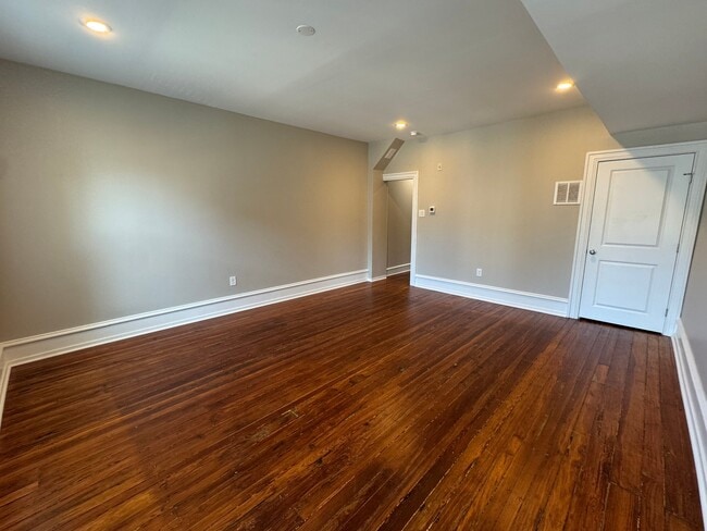 Photo - 4331 Main St Unit #2