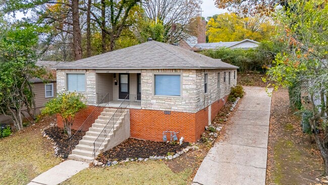 Photo - 2221 Blackwood Rd