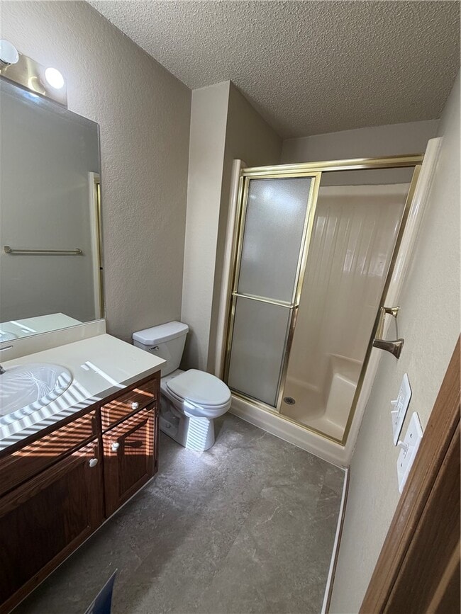 Photo - 2105 Oakwood Ave
