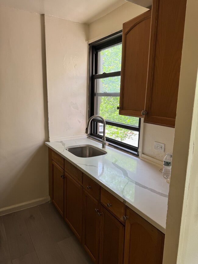 Building Photo - 98-34 63rd Dr Unit Walden Terrace Studio