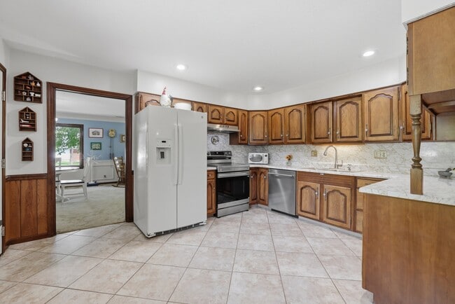 Photo - 526 W Reade Ave