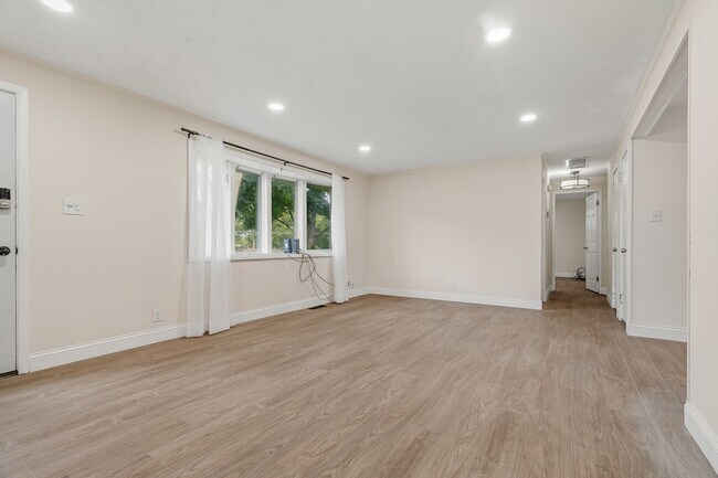 1428 Laurel Dr