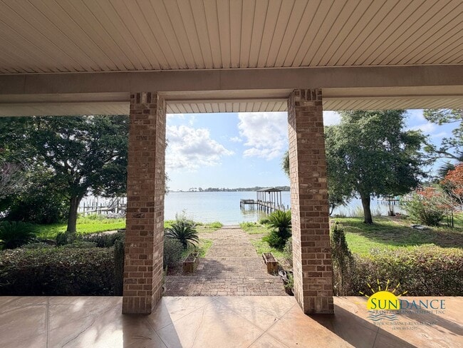 Photo - Beautiful Waterfront Property in Prime Location!