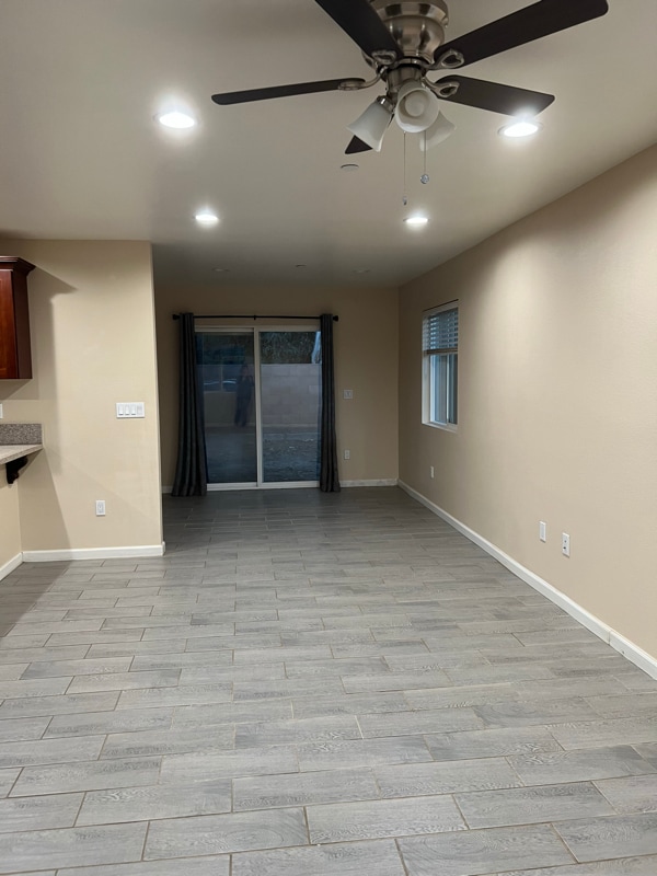 Photo - 10629 Lind Ave