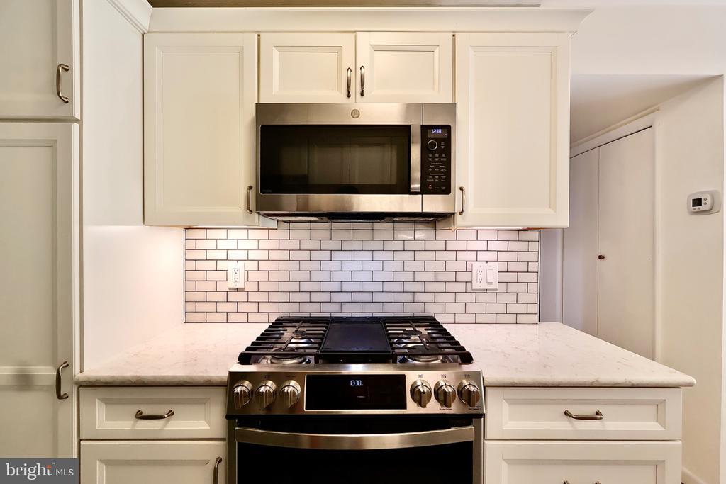 Photo - 4917 Americana Dr Unit T6