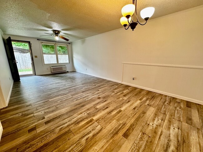 Photo - 5291 Dalewood Dr