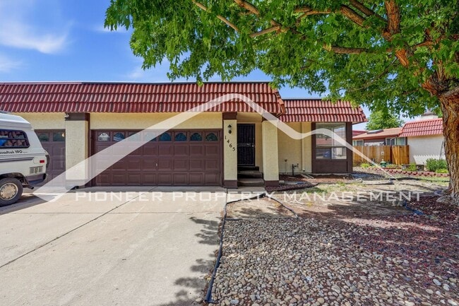 Building Photo - Charming Home with Central AC & Washer/Dryer