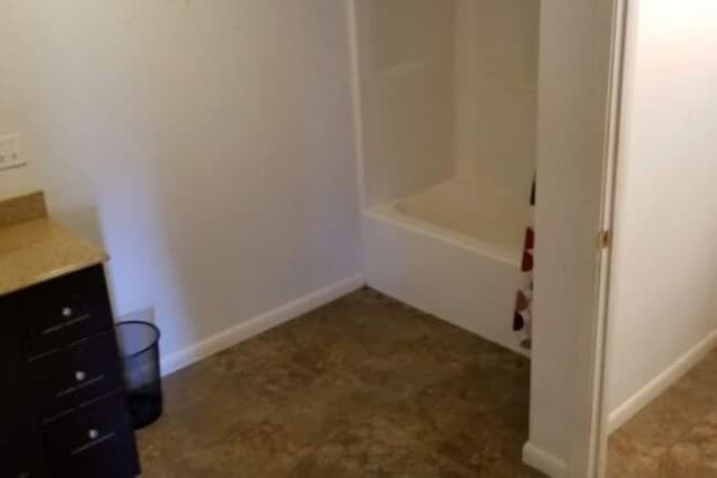 Photo - 14 Cemetery Rd