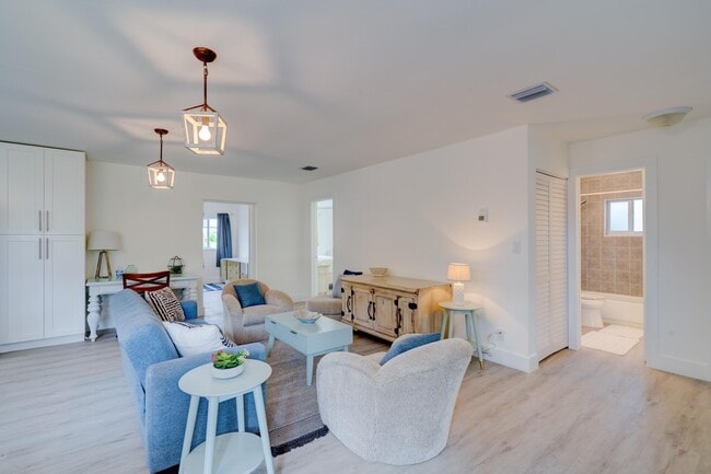 Photo - 1036 Coral Dr