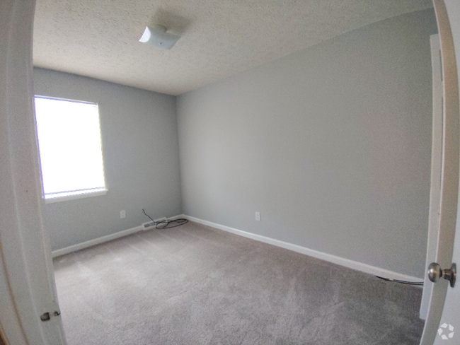 Building Photo - 32 Ferguson Dr Rental