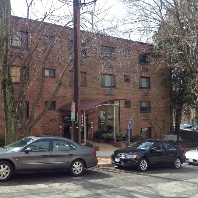 Building Photo - 4114 Davis Pl NW