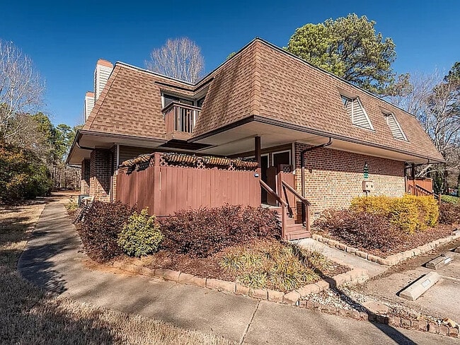Building Photo - Room in Condo on Finley Forest Dr