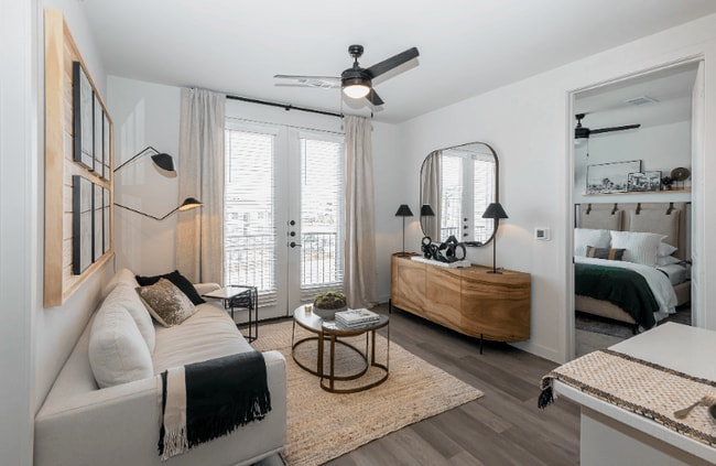 Photo - Auro Crossing