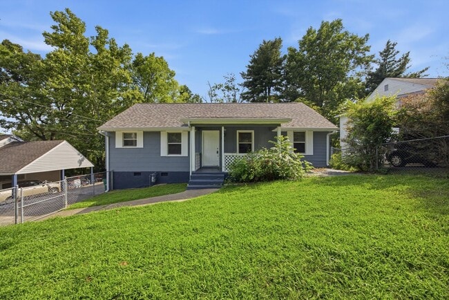 Building Photo - 3826 Kingwood Cir