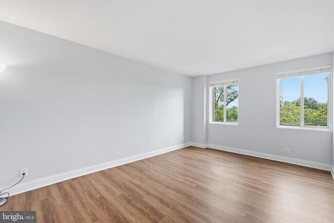 Photo - 8315 N Brook Ln Unit 2-902