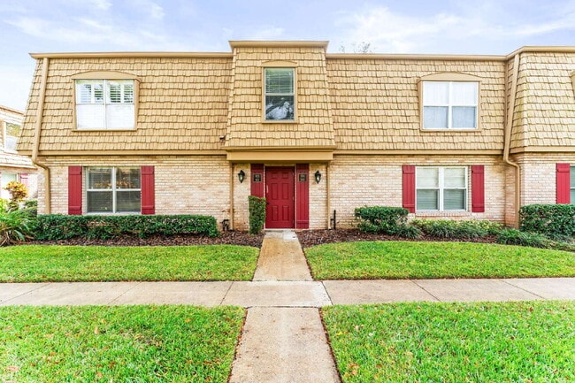 Building Photo - Charming Condo Retreat in Winter Park - Spacious 727 sq. ft. Home with lots of Community Features! Unit 601