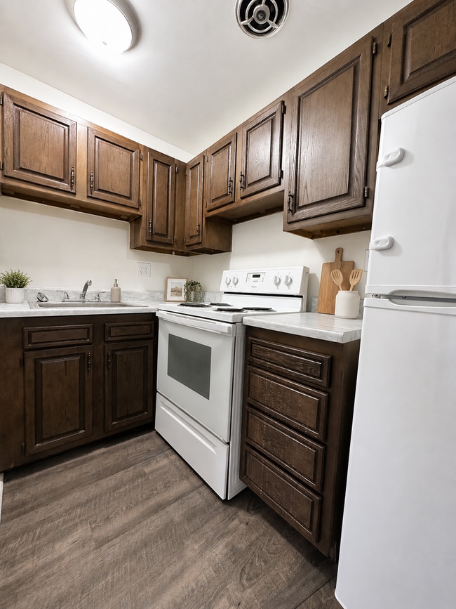 Building Photo - Charming 1 bedroom, 1 bathroom apartment in Beaver, PA!! Unit Jefferson Trace 8-43
