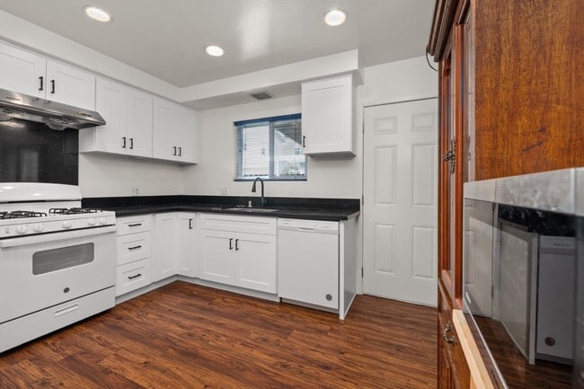 Photo - Attached garage!