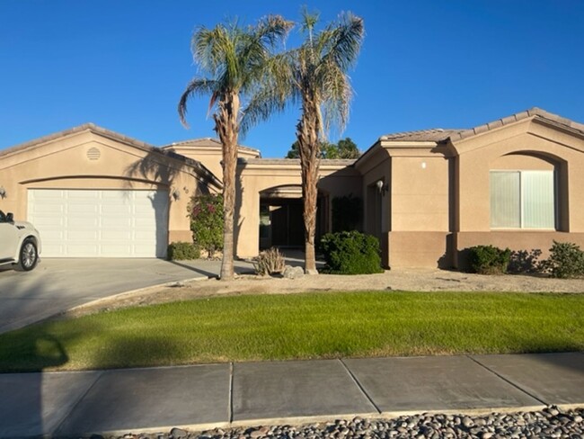 Beautiful Home in gated community - Beautiful Home in gated community