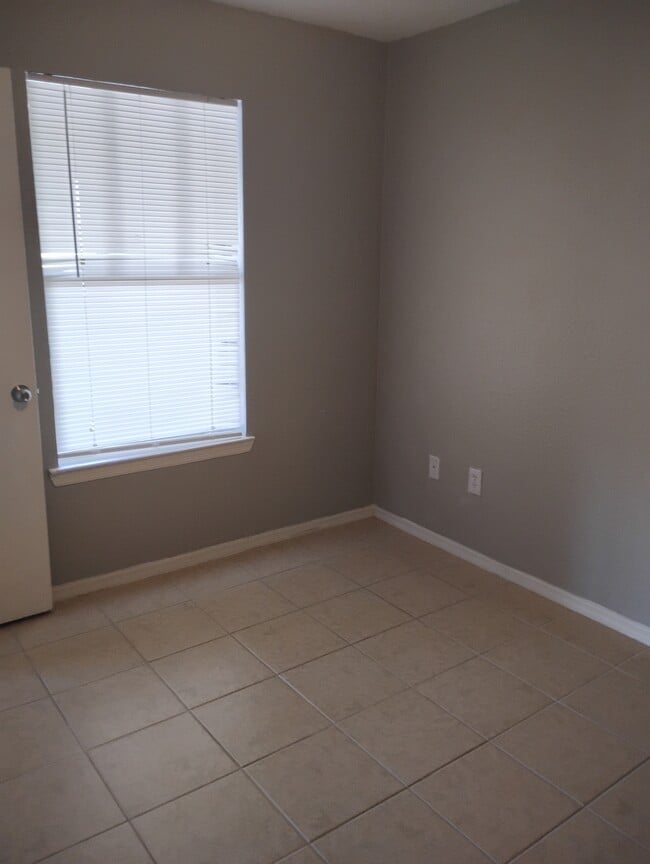 Photo - 2216 Grand Cayman Ct