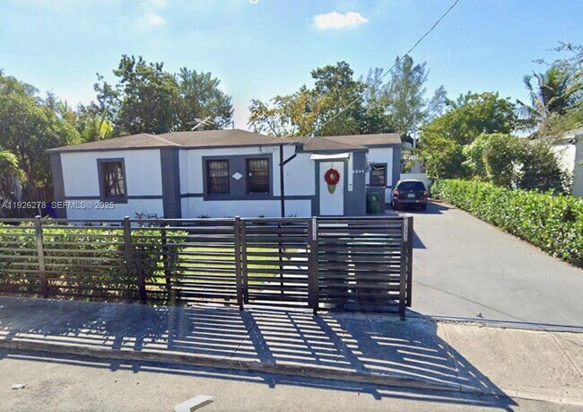 Building Photo - 1350 NW 52nd St Unit A