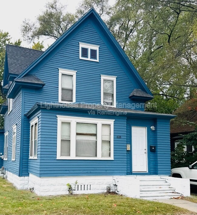 Building Photo - 618 Superior St
