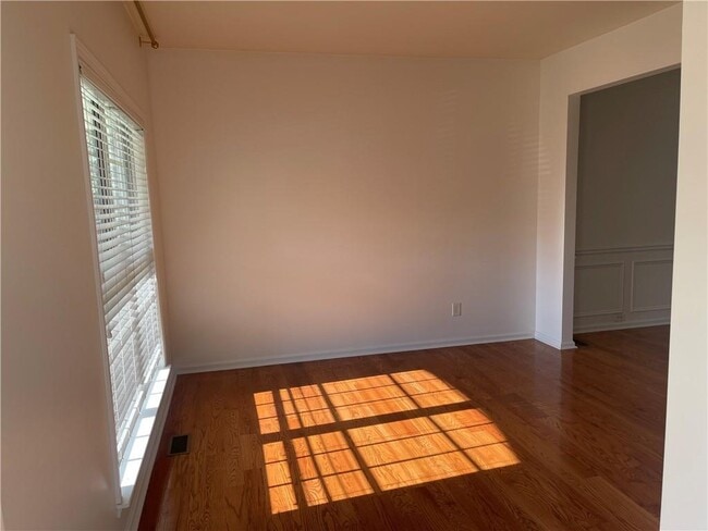 Photo - 1023 Cassina Ct SE