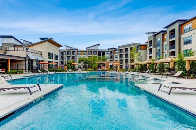 Photo - Oxly at The Merc