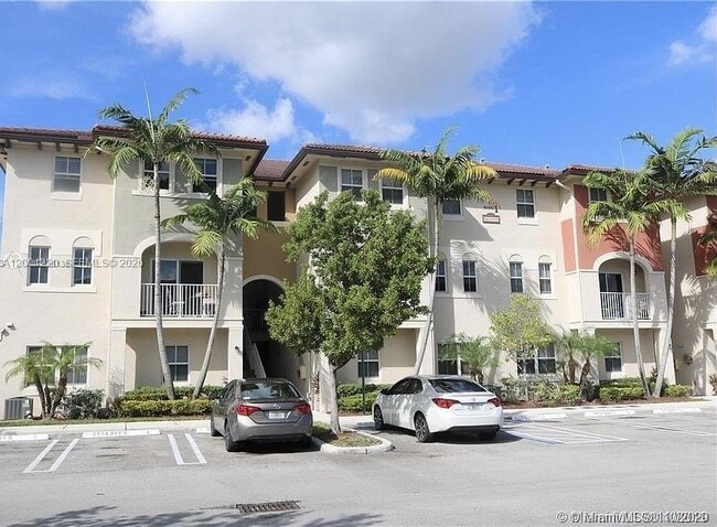 Building Photo - 8900 NW 97th Ave Unit 104