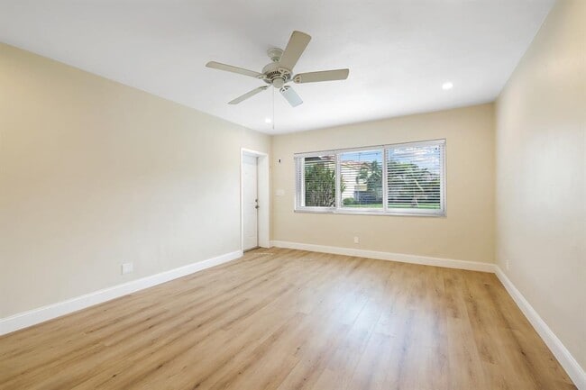 Building Photo - 1209 NE 18th Ave Unit 1209 Rental