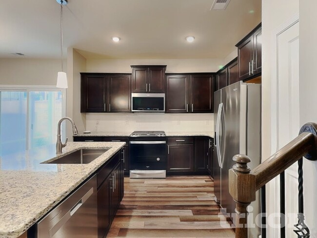 Photo - 1112 Gemfor St