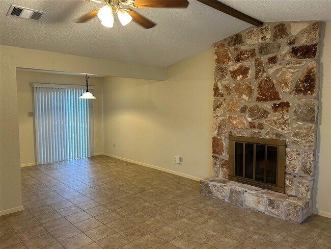 Photo - 2114 Lear Ln